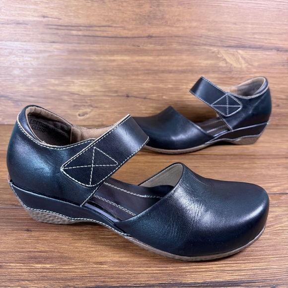 l’Artiste Shoes - L’Artiste Sprint Step ‘Gloss’ Mary Jane Wedge Shoe Black Women’s Size 9 (40)